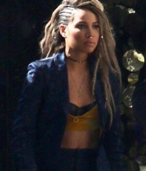  	Birds of Prey Black Canary Black Coat