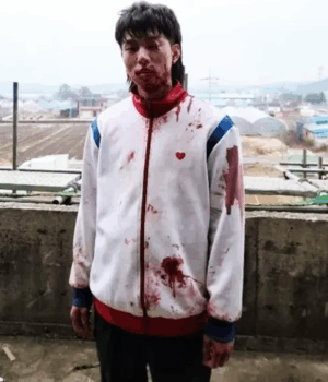 All of Us Are Dead Yoon Gwi Nam White Jacket 1