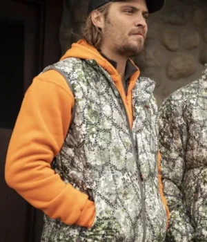  	Yellowstone S2 E6 Kayce Dutton Printed Vest