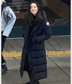  	Riley Johnson Happiest Season Black Puffer Hooded Coat