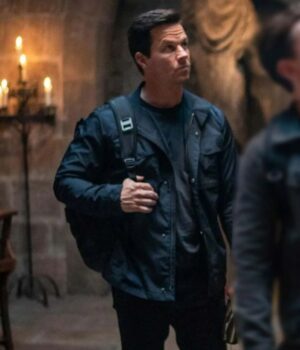  	Uncharted Mark Wahlberg Blue Jacket