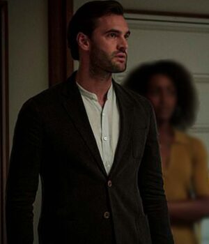  	Behind Her Eyes David Wool Black Blazer