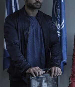  	Nick Emad Tarabay The Expanse Season 02 Blue Jacket