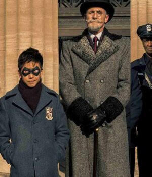  	Reginald Hargreeves The Umbrella Academy S02 Grey Coat
